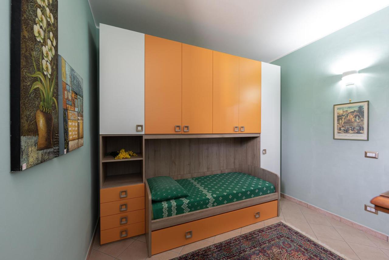 Arcobaleno Apartment Fondi Eksteriør billede